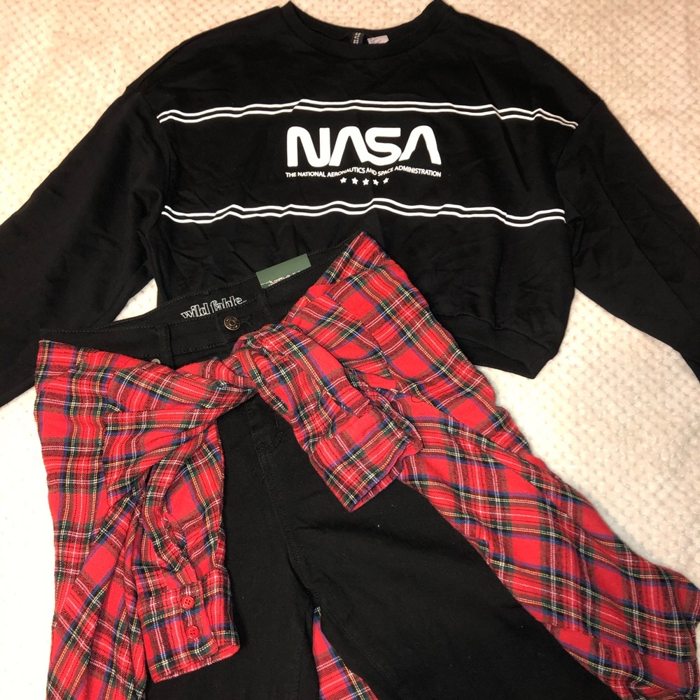 Bundle of 2 H&M Long Sleeve Cropped Tees